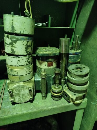 Другие автозапчасти: Гидравлический носос на запчасти на пресс форму и на экскаватор