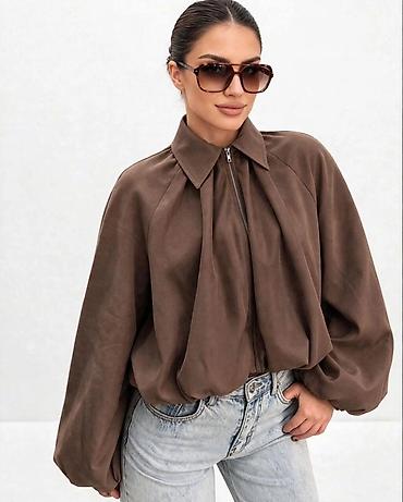 ugg bele papuce: Ženska bluza/jaknica sa rajsferšlusom i voluminoznim balon rukavima - — 2