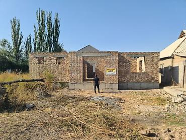аламединский рынок гес 2: Срочно продаю 2 недостроенных дома в селе Сокулук. С площадью 9.5 — 9