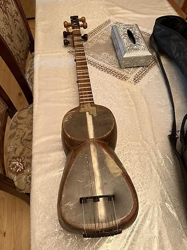 instrumenti: Tar – Azərbaycan milli simli musiqi aləti - Korpus: ənənəvi armud — 1