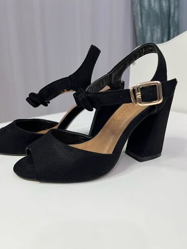 черные туфли 35 размера: Туфли 35.5, цвет - Черный