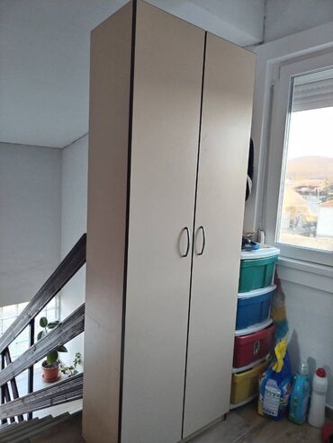 stolica na naduvavanje: Double warderobe, Plywood, Used