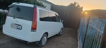 хонда степвагон спада бишкек: Honda Stepwgn, белый минивэн. Кузов: - Длинный однообъёмный кузов
