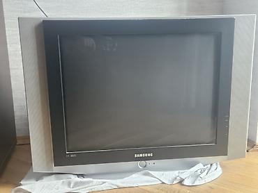 Samsung CRT televizor - Korpus: gümüşü-qara dizayn, geniş ön akustik