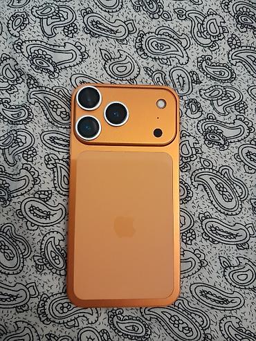 iphone 12 цена: IPhone в оранжевом цвете с тремя камерами Основные особенности: - — 1