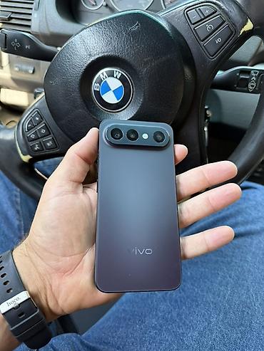 p9 pro max: Vivo X300 FE, Б/у, 256 ГБ, цвет - Черный — 1