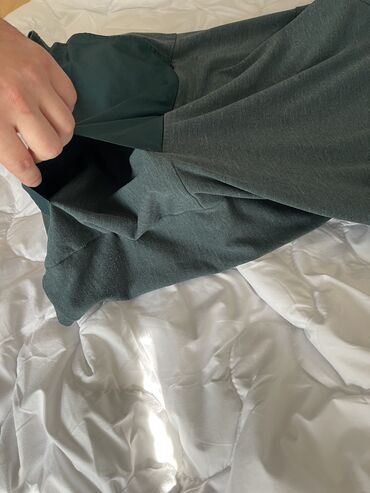 Šuškavci: 2 u 1
Nike duks gornji deo
M veličina
8000din
Iz inostranstva — 8