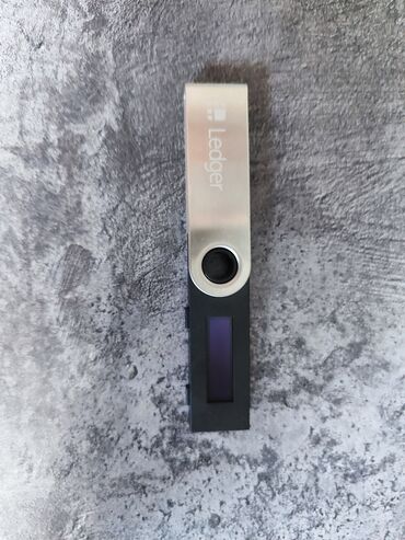 naushniki dlya ipod nano 7: Продаю новый аппаратный кошелек Ledger Nano S,для хранения