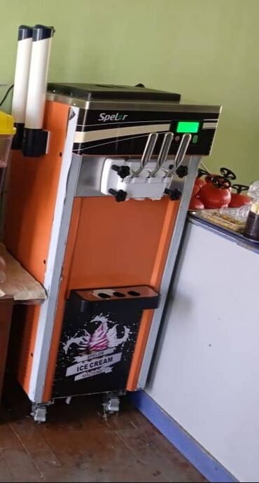 Другое оборудование для фастфудов: Продаю мороженное аппарат в идеальном состоянии, использовался всего 5