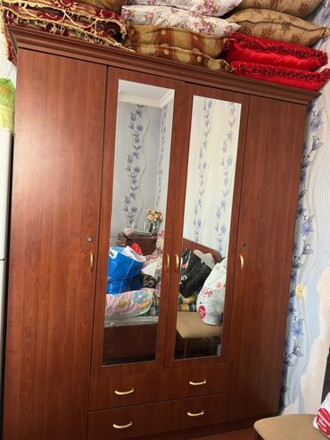 Dolablar: İşlənmiş, Açılan, 4 qapılı Düz dolab, Qarderob, paltar dolabı, Belarusiya