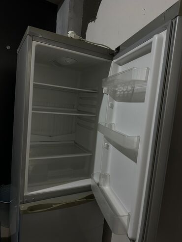 Холодильники: Холодильник Avest, Б/у, Двухкамерный, De frost (капельный), 50 * 160 *