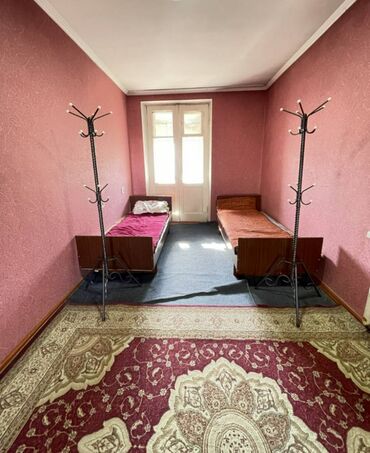 квартиры в бишкеке в районе политеха: 2 комнаты, 47 м², Сталинка, 3 этаж