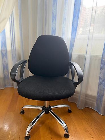 Ofis mebeli: 2 ədəddir.Hec bir qırığı yoxdur Erqonomik ofis kreslosu – qara rəng — 2