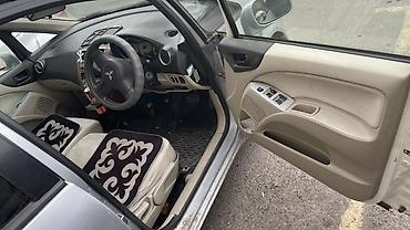 бак на поджеро 2: Mitsubishi Colt: 2003 г., 1.3 л, Автомат, Бензин, Минивэн — 4