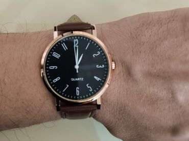 Классические часы: Продаю наручные часы 4 шт. Каждая по 1000 сом. 1) Классические: - — 3