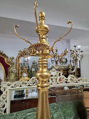 ormar: Stilski civiluk (POZLATA) Odlicno stanje Visina 180cm Licno — 2