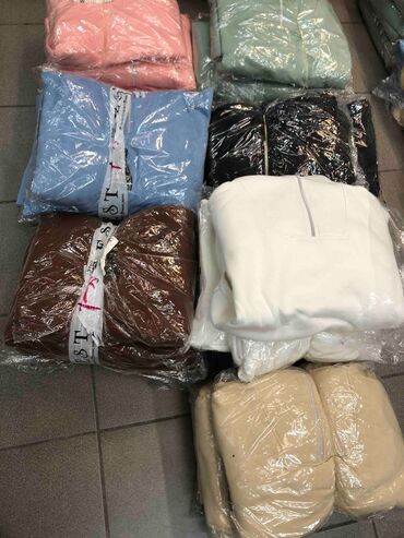 Kompleti: S.m.L.xL. 
Termo pamuk
Cena 3300 din — 6