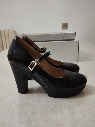 Məktəb çantaları: Ayaqqabı 37 razmer Lakirovni — 3