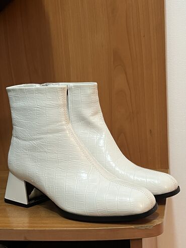 женская зимняя обувь: Сапоги, 39, цвет - Белый