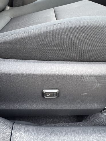 Toyota: Toyota Corolla: 2025 г., 1.2 л, Автомат, Бензин, Седан — 5