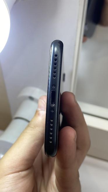 ayfon x max: IPhone 7, Qara, Barmaq izi — 4