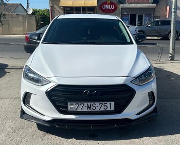 Hyundai: Ağ rəngli, Hyundai Elantra avtomobili təklif olunur. Avtomobil qara