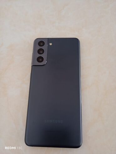 гум телефон: Samsung Galaxy S21 5G, Б/у, 8 ГБ, цвет - Черный, 1 SIM