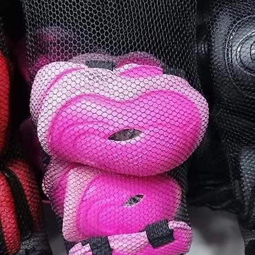 Roleri i rolšue: 🔊🔊🔊NOVO🔊🔊🔊 ROLERI 👉Roleri sa silikonskim tockicima i metalnom sinom — 6