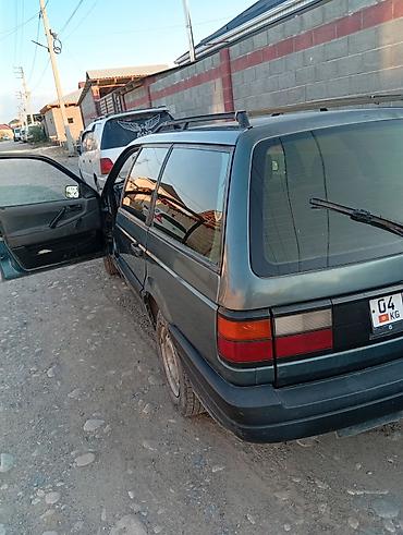 pass: Volkswagen Passat Variant: 1989 г., Механика, Универсал — 2