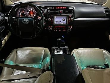 Toyota: Toyota Fortuner: 2010 г., 4 л, Автомат, Бензин, Внедорожник — 8