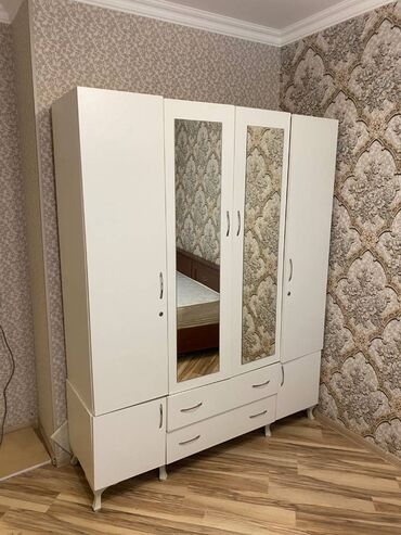 Uzunmüddətli kirayə mənzillər: Xətai Rayonu Əhmədli Metrosu Bakı Kino Teatrı 2 otaq. Mərtəbə - 9/3 — 4