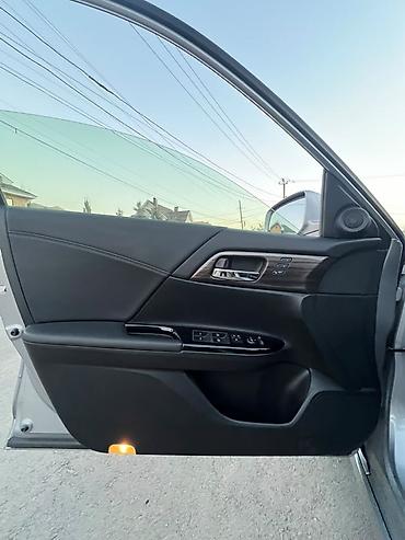 100: Honda Accord: 2017 г., 2 л, Автомат, Гибрид, Седан — 7