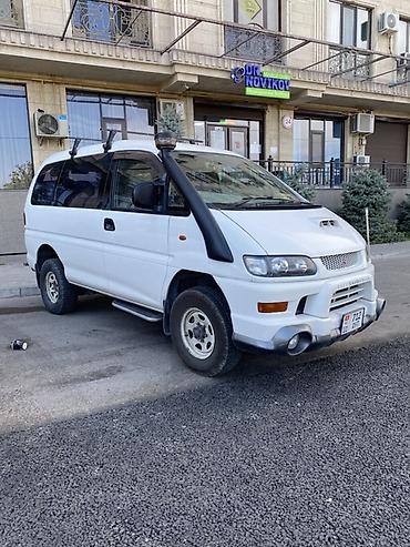 багажник на делику: Mitsubishi Delica: 1997 г., 2.8 л, Автомат, Дизель, Минивэн — 5