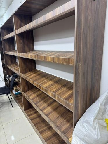Rəf vitrinləri: Mağaza üçün vitrin/raf sistemi - Material: Lami­nət (ağac teksturalı — 33