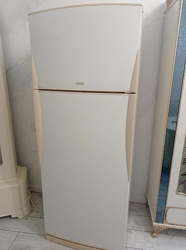 Vestel iki qapılı soyuducu - Üst kamera: dondurucu bölmə, yumurta