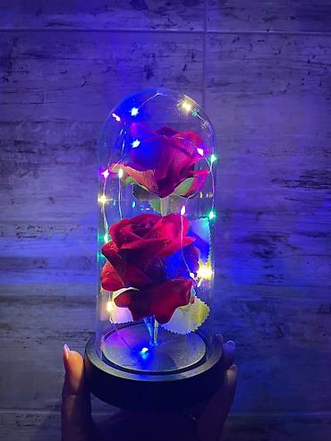 Praznična dekoracija: Večna ruža u staklenom zvonu sa led lampicom 🌹✨ čarobna ruža u — 3
