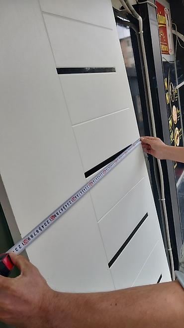 Ağ rəngdə daxili qapı 6 aydi alinib obyektde temir isleri getdiyi üçün