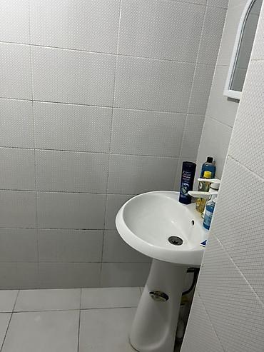 montinde evler: Binə-Mehriban qonşularda 2 otaqlı evə 1 nəfər xanım otaq yoldaşı — 3