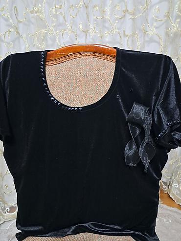 Köynək və bluzalar: Qadın bluzası – əl işi - Material: qara məxmər - Dizayn: dairəvi yaxa — 3