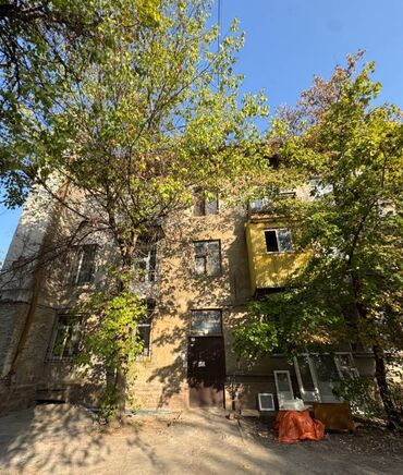 недостроенные дома в бишкеке: 1 комната, 27 м², Хрущевка, 3 этаж, Косметический ремонт