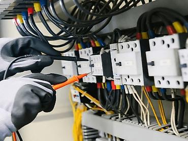 Электромонтажные и наладочные работы Профессиональные услуги по