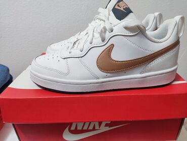 patike duboke: Nike, 37.5, color - White