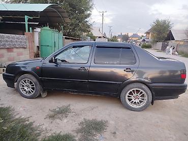 Volkswagen: Volkswagen Vento: 1992 г., 2 л, Механика, Бензин, Седан — 3
