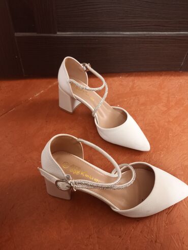 обувь puma: Туфли 37, цвет - Белый