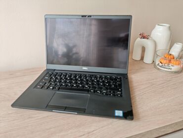 Dell: Intel Core i5, 8 GB OZU, 14 " — 1