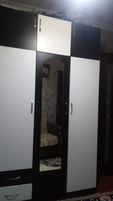 Mətbəx mebeli: Dolab satilir 110 azn unvan H.Aslanov hunduru 2 metr eni 1.20 sm
