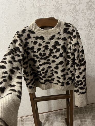свитера с оленями парные: Женский свитер, Короткая модель