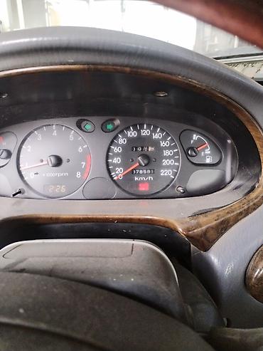 киа рио сатып алуу: Hyundai Avante: 1999 г., Кол менен иштөөчү, Седан — 5