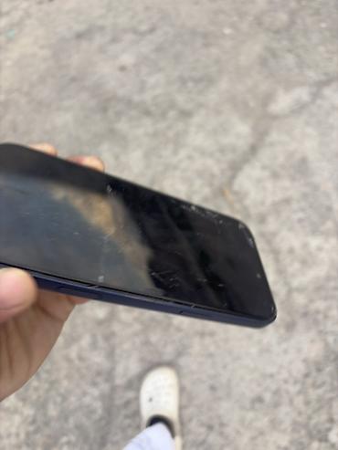 Смартфон (визуально похожий на iPhone) в синем цвете. Основные at lalafo.kg Смартфон (визуально похожий на iPhone) в синем цвете. Основные