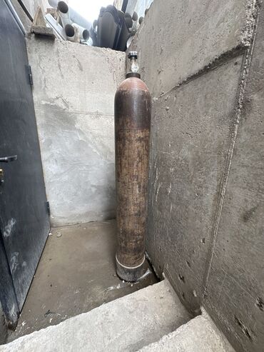 Industrial gas cylinders: Баллон кислородный стальной высокого давления. - Материал